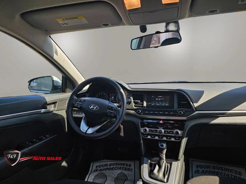 Used 2020 Hyundai Elantra SE w/ Cargo Package (C1) FWD image 16