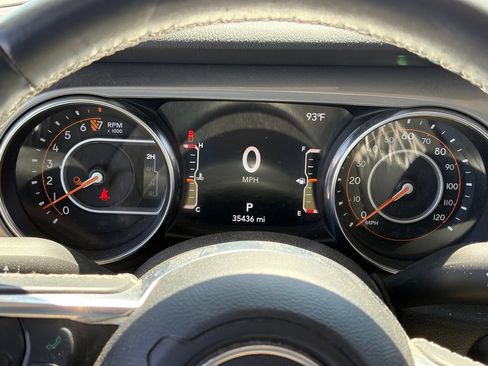 Used 2022 Jeep Gladiator Overland AWD/4WD image 10