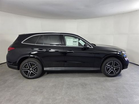 New 2026 Mercedes-Benz GLC 300 image 3