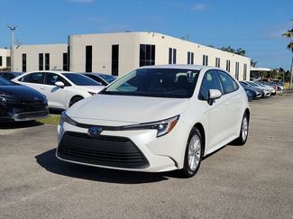 Used 2025 Toyota Corolla LE w/ LE Premium Package video 2