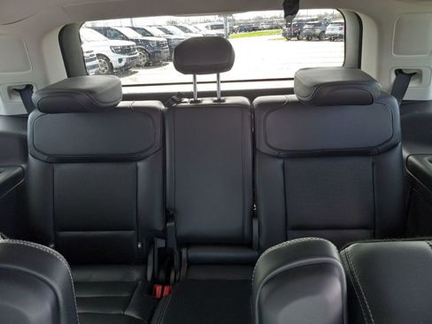 Used 2025 Ford Expedition Platinum AWD/4WD image 16