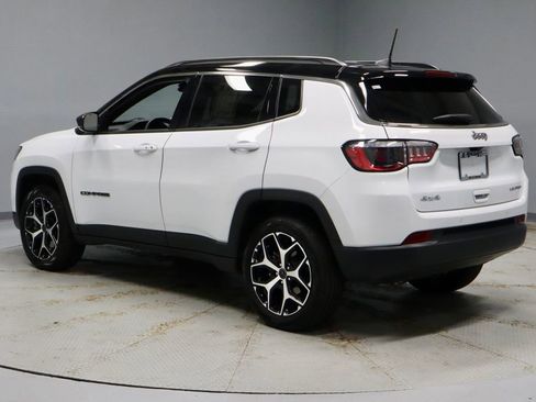 Used 2025 Jeep Compass Limited AWD/4WD image 8