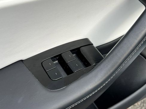 Used 2018 Tesla Model 3 Long Range image 19