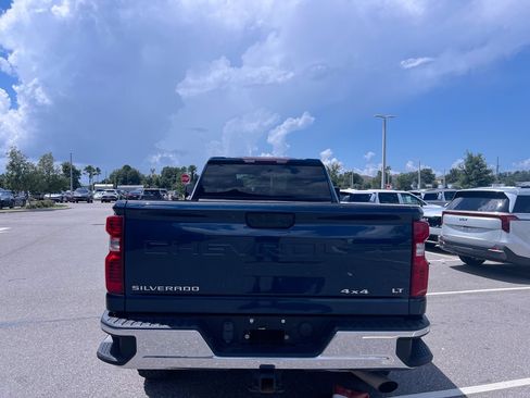 Used 2023 Chevrolet Silverado 2500 LT AWD/4WD image 4
