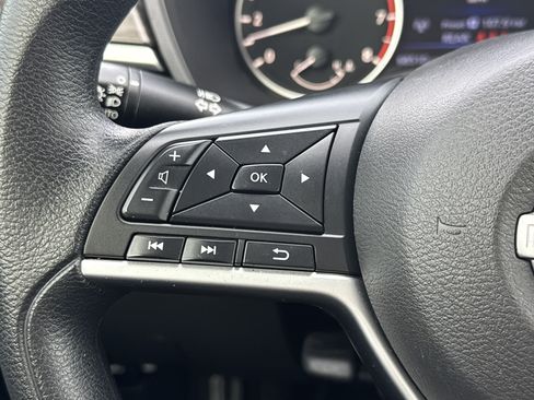 Used 2024 Nissan Altima 2.5 SV image 17