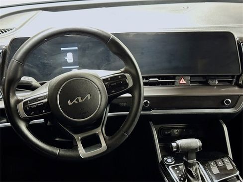 Used 2023 Kia Sportage EX image 13