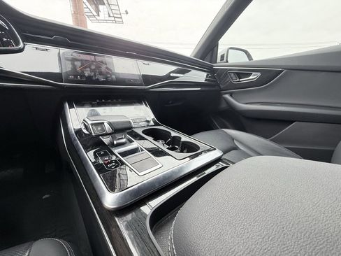 Used 2020 Audi Q8 Premium Plus w/ Premium Plus Package image 19