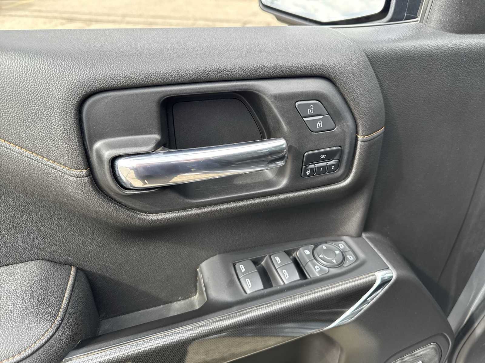 Used 2022 GMC Sierra 1500 AT4 w/ AT4 Preferred Package AWD/4WD image 13