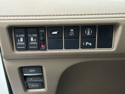 Used 2023 Honda Odyssey Elite image 8