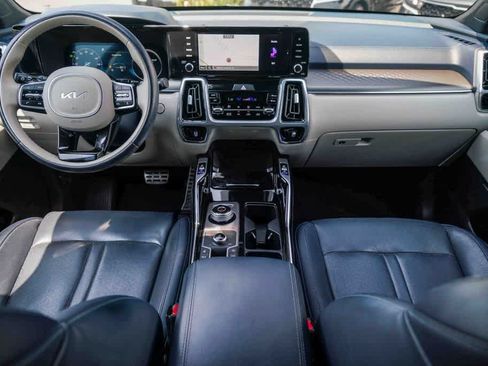 Certified 2023 Kia Sorento SX Prestige AWD/4WD image 11
