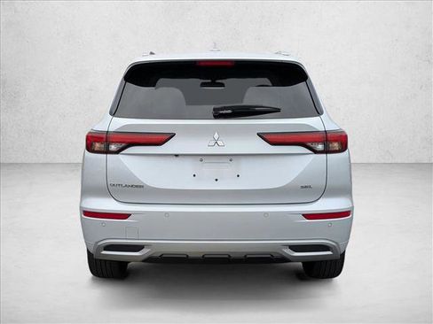 Used 2024 Mitsubishi Outlander SEL image 6