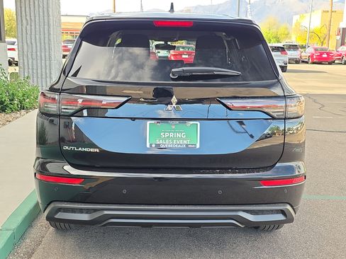 New 2026 Mitsubishi Outlander ES FWD image 6