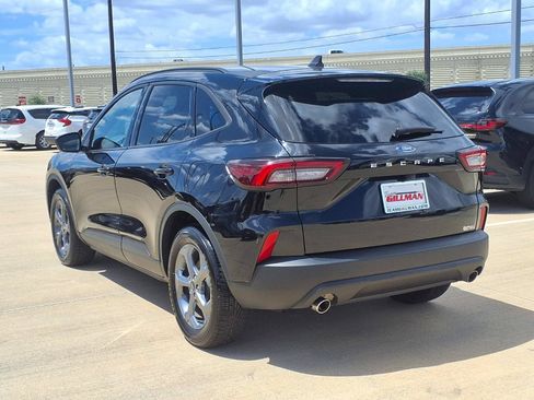 Used 2025 Ford Escape ST-Line FWD image 2
