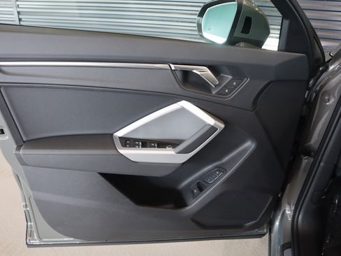 New 2025 Audi Q3 2.0T Premium image 28