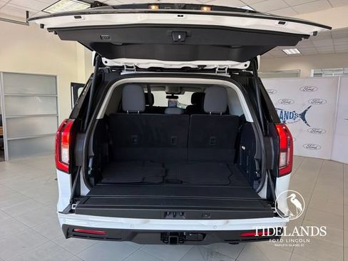 Certified 2025 Ford Expedition Active RWD image 12