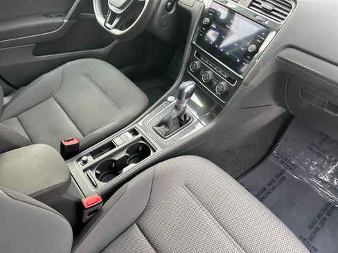 Used 2019 Volkswagen e-Golf SE w/ Driver Assistance Package image 16