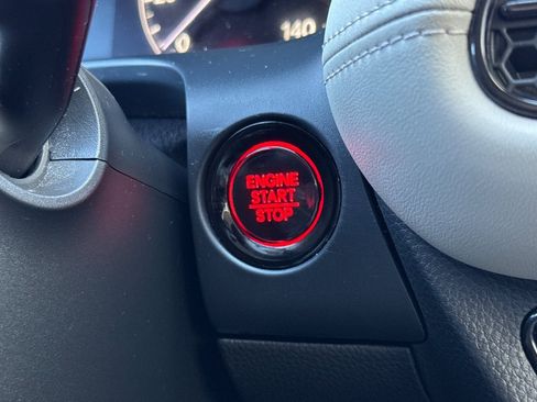 Used 2024 Honda HR-V LX image 17