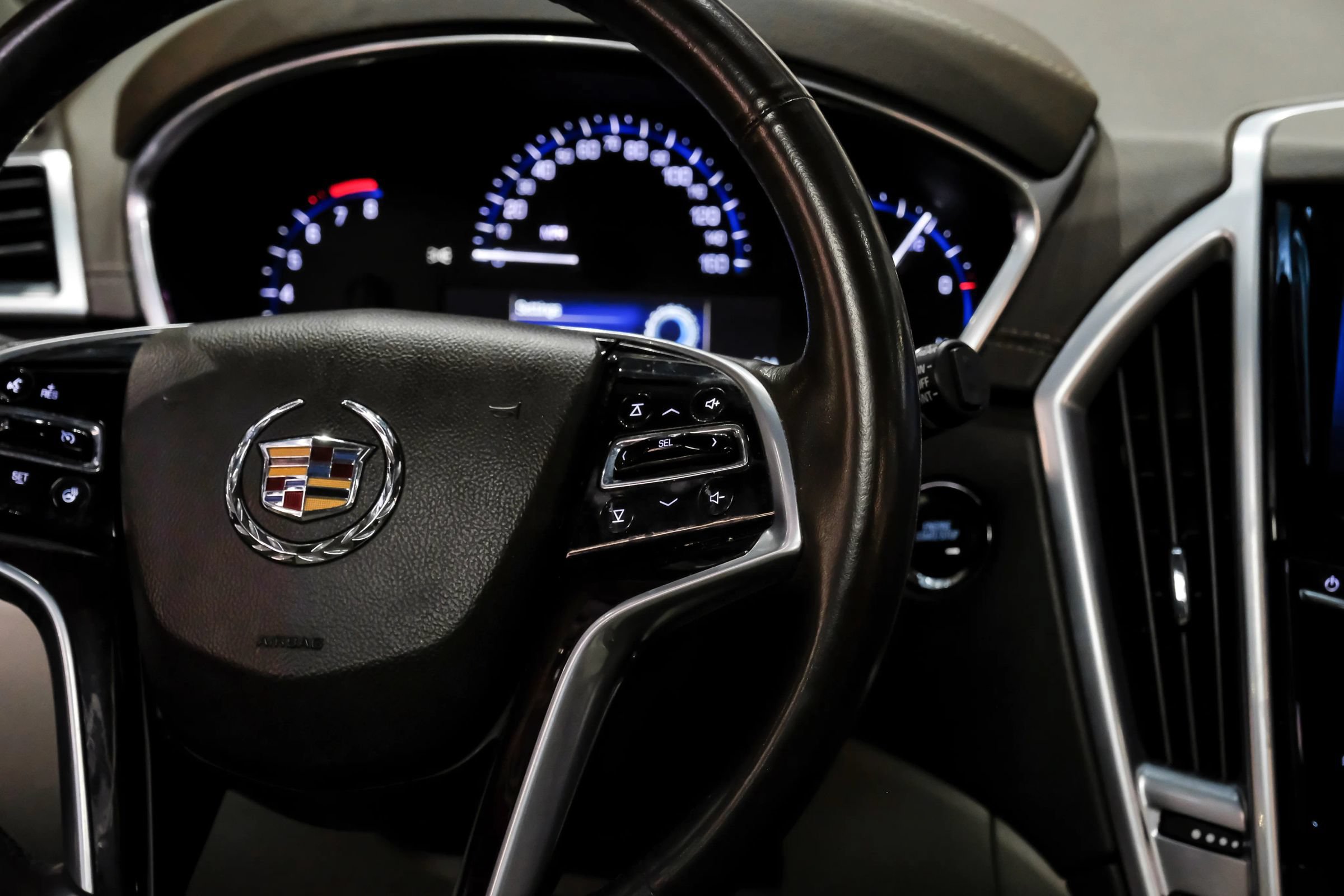 Used 2016 Cadillac SRX Luxury FWD image 19