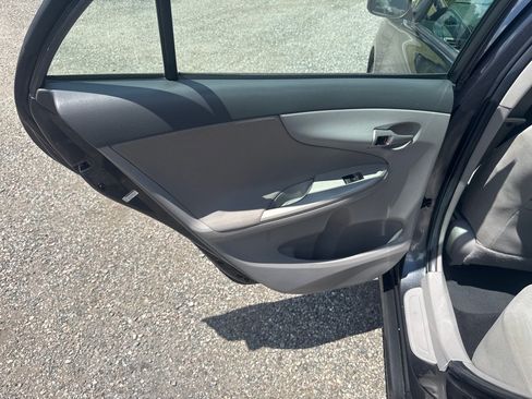 Used 2010 Toyota Corolla LE w/ All Weather Guard Pkg FWD image 21