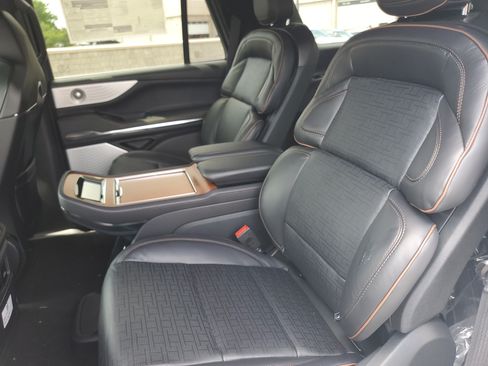 New 2026 Lincoln Navigator Black Label AWD/4WD image 30