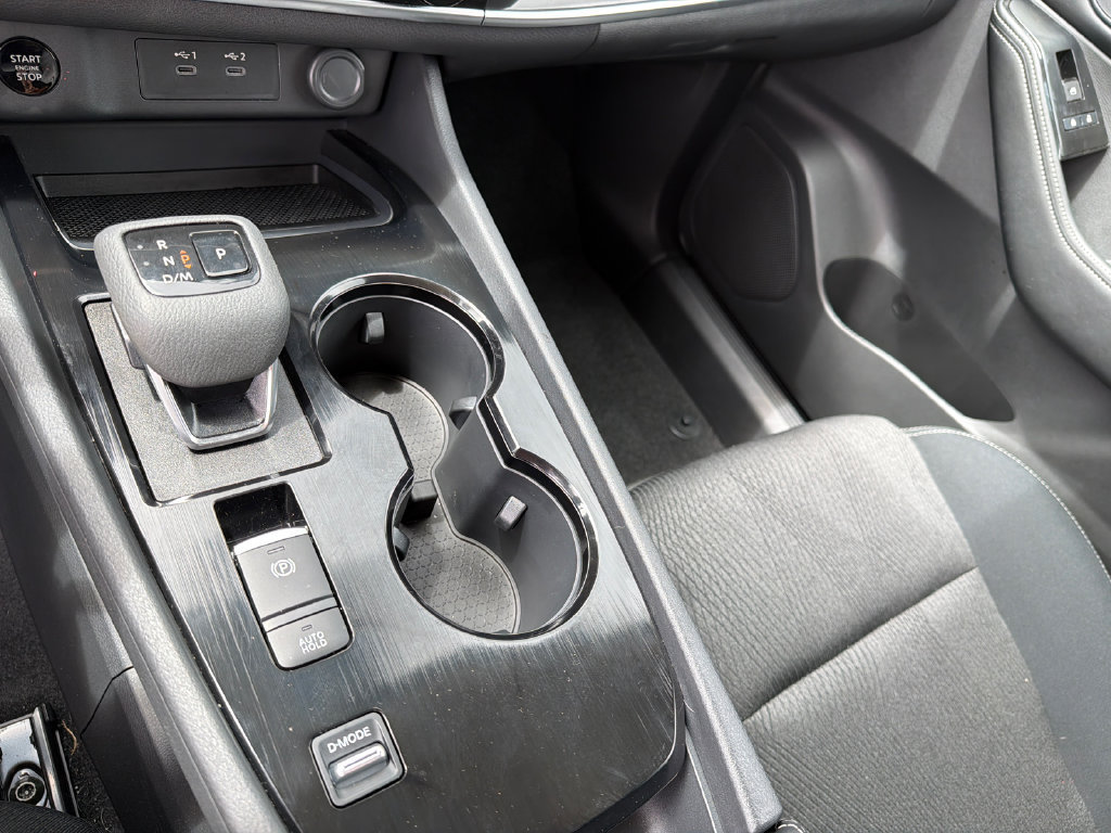 Used 2026 Nissan Rogue SV FWD image 31