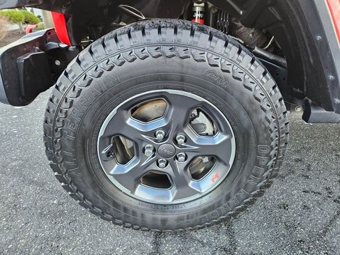 Used 2020 Jeep Gladiator Rubicon image 9