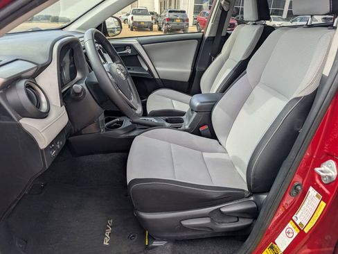 Used 2017 Toyota RAV4 XLE image 10