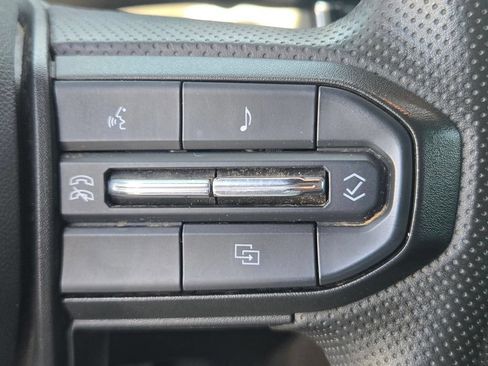 Used 2025 Chevrolet Colorado W/T AWD/4WD image 18