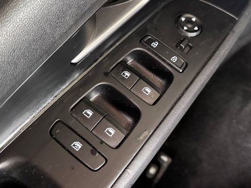Used 2021 Hyundai Elantra SE FWD image 20