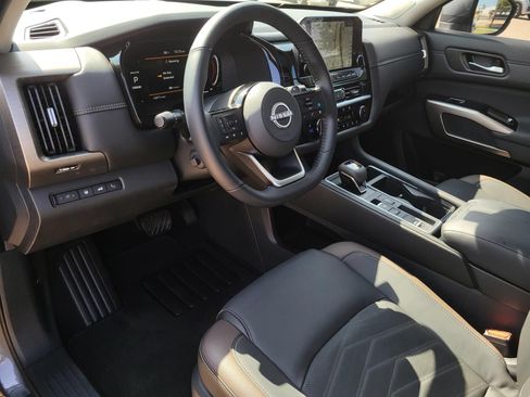 Used 2025 Nissan Pathfinder Platinum w/ Cargo Package FWD image 26