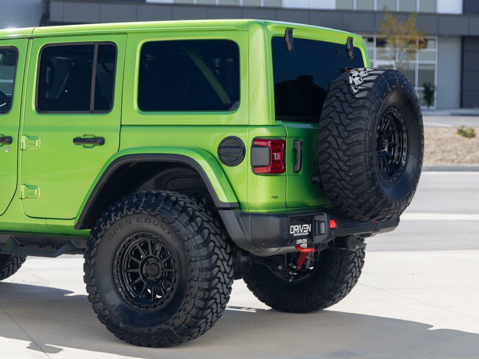 Used 2025 Jeep Wrangler Unlimited Rubicon w/ Safety Group AWD/4WD image 17