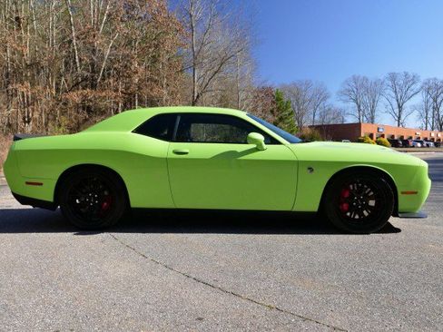 Used 2015 Dodge Challenger SRT Hellcat image 33