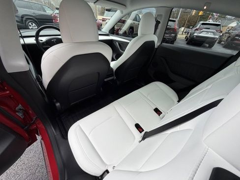 Used 2022 Tesla Model Y Performance image 16