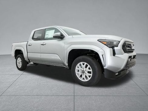 Used 2026 Toyota Tacoma SR5 RWD image 32