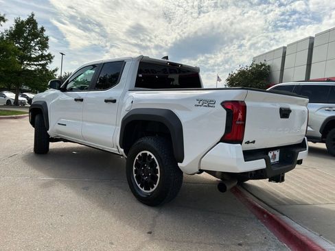 Used 2025 Toyota Tacoma TRD Off-Road AWD/4WD image 8