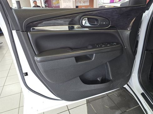 Used 2017 Buick Enclave Leather image 7