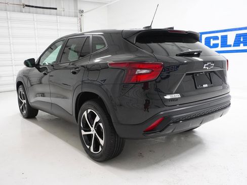 Used 2024 Chevrolet Trax RS w/ Driver Confidence Package image 9