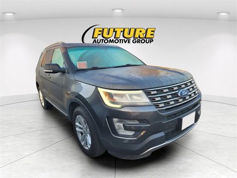 Used 2016 Ford Explorer XLT w/ Equipment Group 202A image 1
