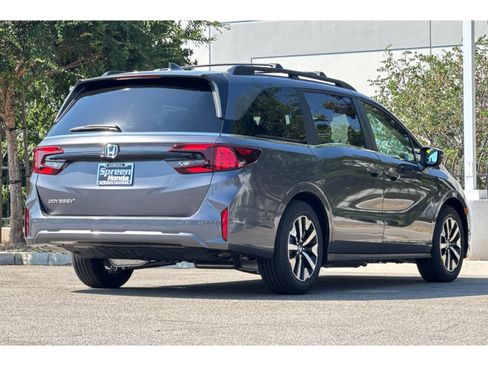 Used 2026 Honda Odyssey EX-L image 3