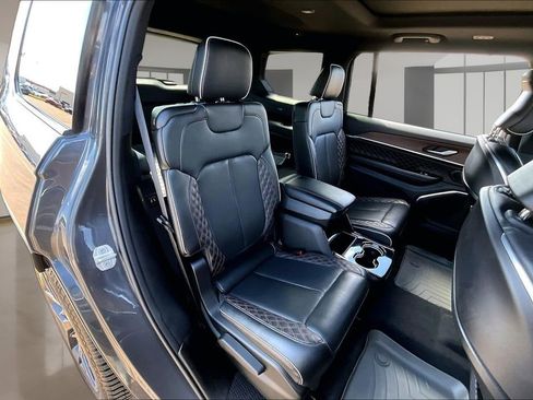 Used 2023 Jeep Grand Cherokee L Summit w/ High Altitude Package AWD/4WD image 27