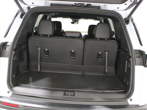 Used 2026 Chevrolet Traverse Z71 w/ Enhanced Driving Package AWD/4WD image 32