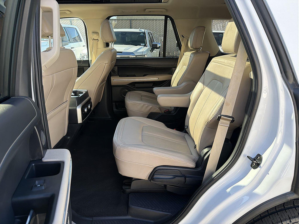 Used 2024 Ford Expedition Limited RWD image 18