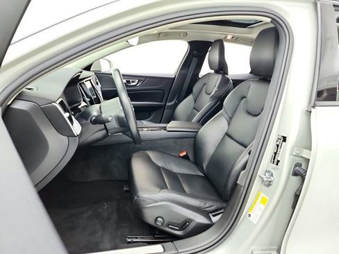 Used 2020 Volvo S60 T5 Momentum FWD image 21