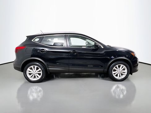 Used 2017 Nissan Rogue Sport SV w/ SV Premium Package image 3