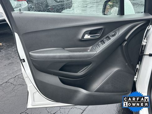 Used 2019 Chevrolet Trax LS w/ Tint and Cruise Package FWD image 11