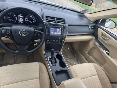 Used 2016 Toyota Camry LE FWD image 8