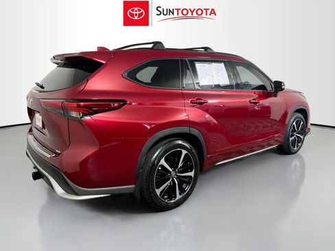 Used 2022 Toyota Highlander XSE image 4