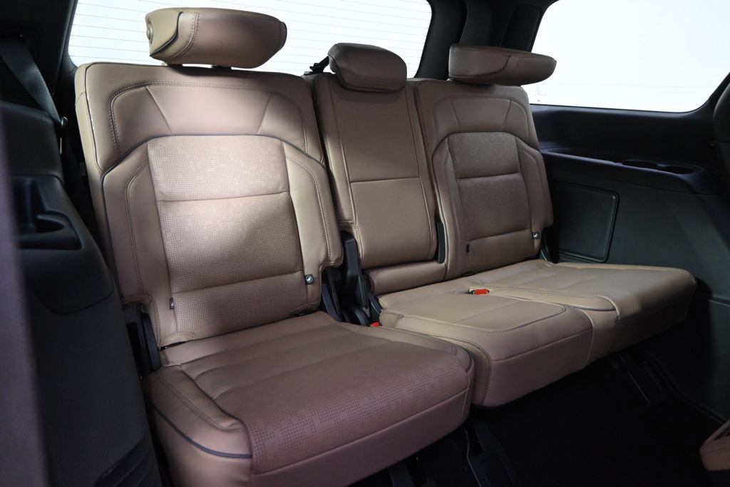 New 2027 Lincoln Navigator Black Label AWD/4WD image 19
