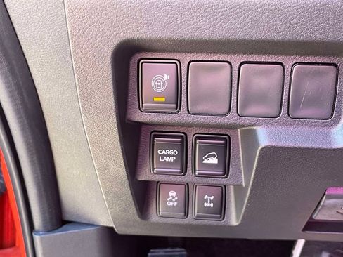Used 2025 Nissan Frontier PRO-4X AWD/4WD image 30