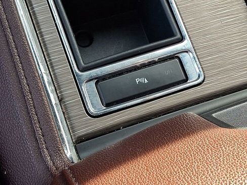 Used 2023 Ford Expedition Max Limited image 30